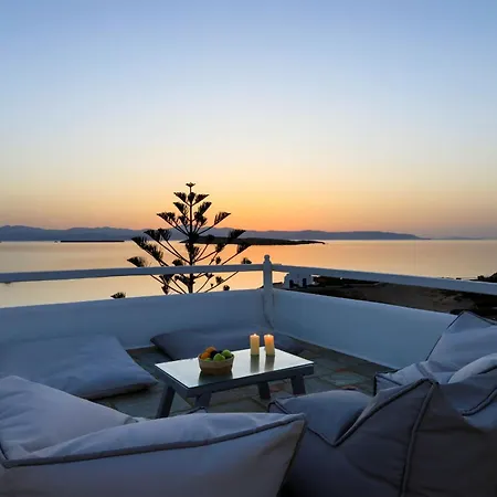 Martineli - A Beachfront Estate 드리오스