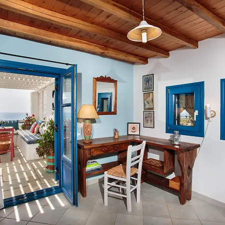 Martineli - A Beachfront Estate 드리오스