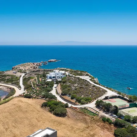 Martineli - A Beachfront Estate 빌라