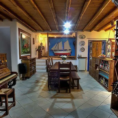 Martineli - A Beachfront Estate 빌라 *