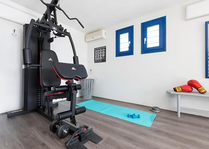 Martineli - A Beachfront Estate Villa Drios