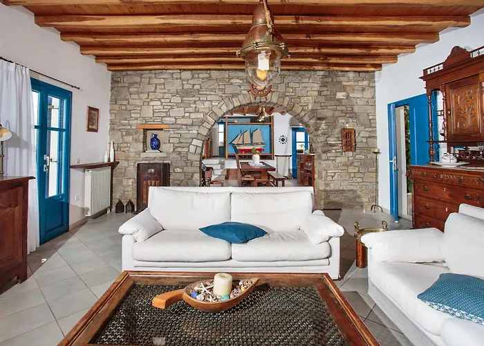 Martineli - A Beachfront Estate Villa Drios